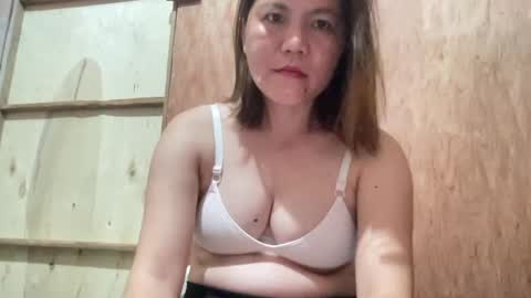 Snapshot of petiteasian_angel chatting on 05-11-26, 08:28 Hanna online show from 05-11-26, 08:28