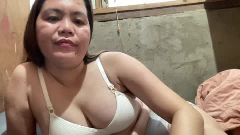 Snapshot of petiteasian_angel chatting on 05-21-26, 11:56 Hanna online show from 05-21-26, 11:56