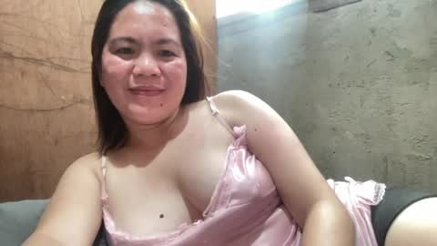 Snapshot of petiteasian_angel chatting on 05-23-26, 11:42 Hanna online show from 05-23-26, 11:42