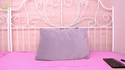 Charlize XL online show from 12-18-24, 10:51