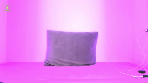 Charlize XL online show from 01-18-25, 11:55