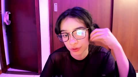 Lunna online show from 02-02-25, 05:21