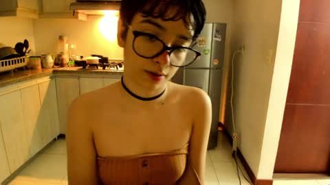 Lunna online show from 05-29-26, 04:43