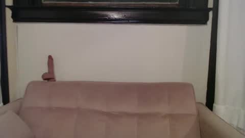 Snapshot of petitegirluvsdick chatting on 01-18-25, 03:31 Bella online show from 01-18-25, 03:31