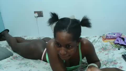 Snapshot of petitegirly12 chatting on 03-06-25, 02:29 petitegirly12 online show from 03-06-25, 02:29