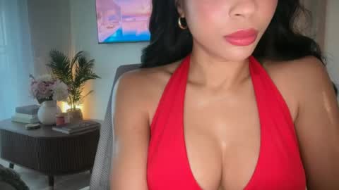 Snapshot of petiteprincess659846 chatting on 06-27-26, 12:26 PetitePrincess online show from 06-27-26, 12:26