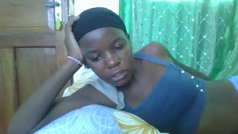 petitesweetchiq online show from 11-26-25, 08:26