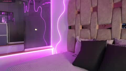 Mussa online show from 04-17-26, 03:42