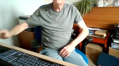 petitwilly online show from 06-08-26, 09:31