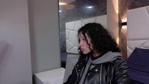 Moon  online show from 11-30-25, 11:36