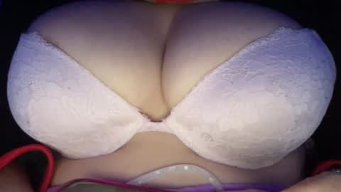 Snapshot of peular chatting on 02-17-26, 09:10 peular online show from 02-17-26, 09:10