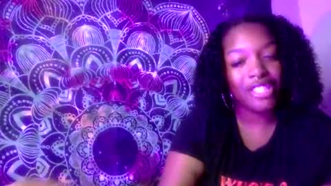 Snapshot of phatjuicypeach chatting on 01-17-26, 01:43 Destiny Adams online show from 01-17-26, 01:43