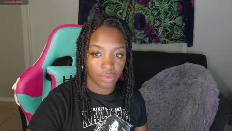 Snapshot of phatjuicypeach chatting on 06-11-26, 08:23 Destiny Adams online show from 06-11-26, 08:23
