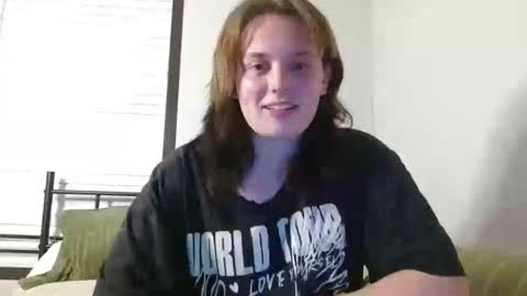 Snapshot of pheebs_cams chatting on 09-15-25, 01:38 Pheebs online show from 09-15-25, 01:38