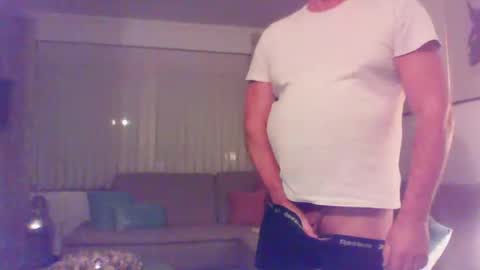 Phil online show from 11-04-25, 07:24