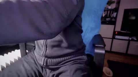 Snapshot of philfil78 chatting on 12-15-25, 12:53 philippe online show from 12-15-25, 12:53