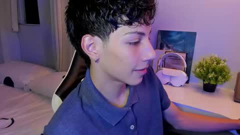 Snapshot of philipe_moonlight_ chatting on 10-14-25, 05:41 Phil. INDEPENDENT MODEL online show from 10-14-25, 05:41