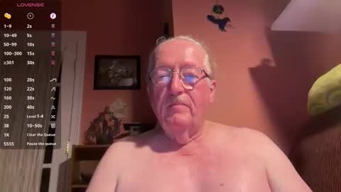 Snapshot of phrodeaux chatting on 03-10-26, 03:55 Phrodeaux online show from 03-10-26, 03:55