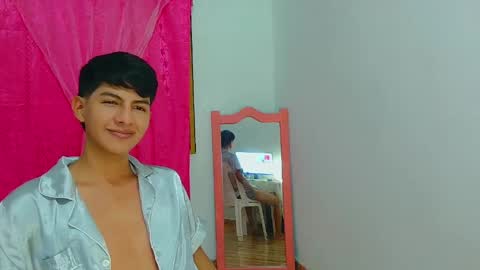phuwin online show from 05-09-26, 06:18