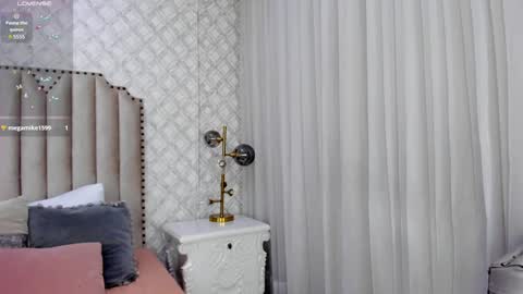 Snapshot of pia_johnson_ chatting on 12-30-24, 11:26 online show from 12-30-24, 11:26