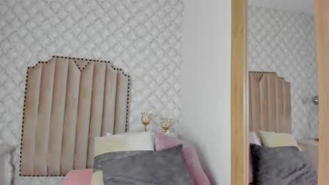Snapshot of pia_johnson_ chatting on 02-24-25, 11:43 online show from 02-24-25, 11:43