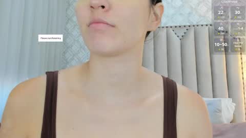 Snapshot of pia_johnson_ chatting on 10-05-25, 11:52 online show from 10-05-25, 11:52