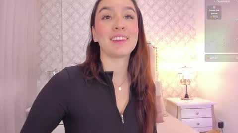 Snapshot of pia_johnson_ chatting on 10-10-25, 11:31 online show from 10-10-25, 11:31