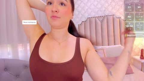 Snapshot of pia_johnson_ chatting on 10-14-25, 11:33 online show from 10-14-25, 11:33