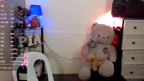 Snapshot of pia_worthsback chatting on 02-06-25, 01:10 Pia online show from 02-06-25, 01:10