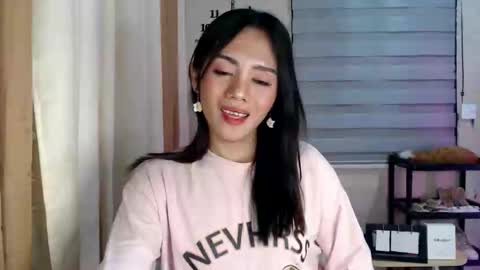 Pia online show from 05-22-26, 06:02