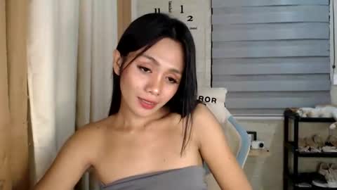 Pia online show from 06-09-26, 08:53