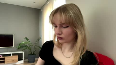 Snapshot of piastonesifer chatting on 06-16-26, 11:40 Kristie online show from 06-16-26, 11:40