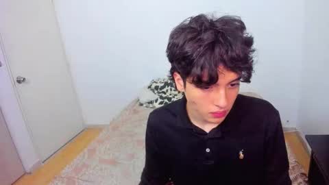 picaszomilos350 online show from 03-11-26, 07:36