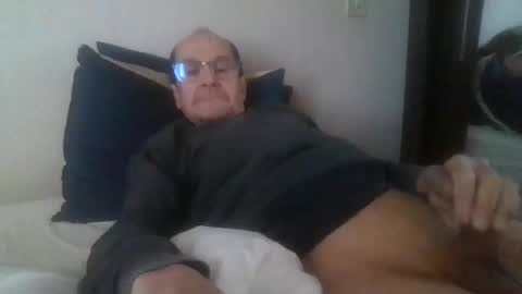 Snapshot of pichoun71 chatting on 01-24-25, 01:36 pichoun71 online show from 01-24-25, 01:36