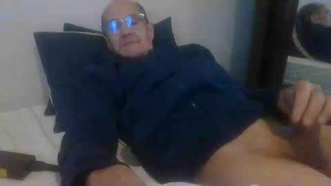 Snapshot of pichoun71 chatting on 11-22-25, 07:40 pichoun71 online show from 11-22-25, 07:40