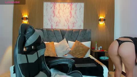 Your virtual goddess Luna  online show from 09-19-25, 09:37