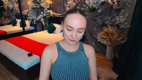 Emelie online show from 02-08-25, 04:25