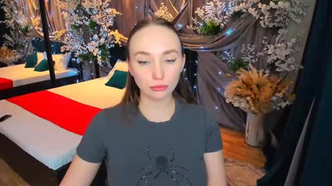 Emelie online show from 02-11-25, 10:39