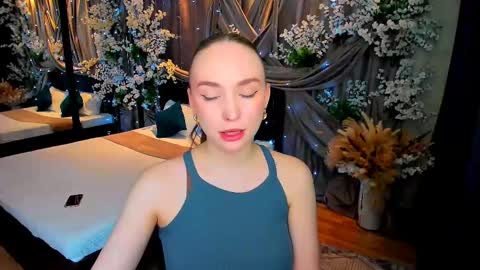 Emelie online show from 03-04-25, 04:20