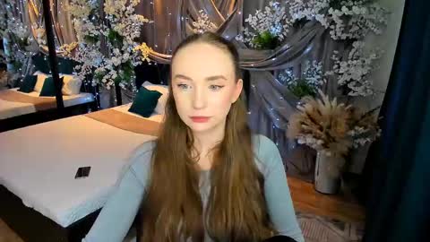 Emelie online show from 03-09-25, 10:19