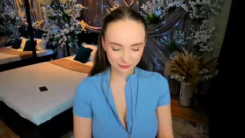 Emelie online show from 03-09-25, 04:33