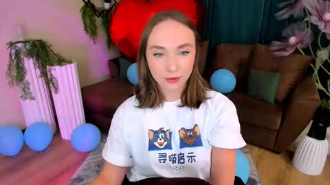 Emelie online show from 09-09-25, 07:57