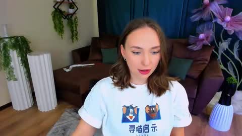 Emelie online show from 10-15-25, 07:36