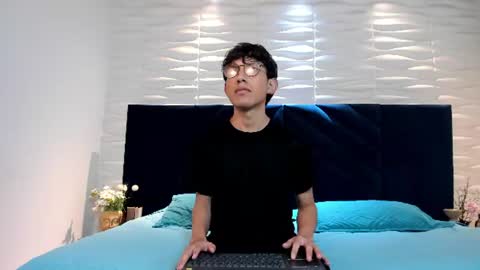 Snapshot of pierre_leroy_ chatting on 07-12-26, 03:30 Pierre Leroy online show from 07-12-26, 03:30