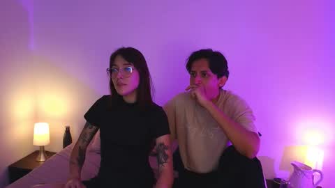 Snapshot of pifex chatting on 01-12-26, 11:43 GAMER COUPLE online show from 01-12-26, 11:43