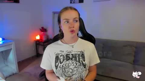 Snapshot of piinkpandora chatting on 09-22-25, 04:42 PiinkPandora online show from 09-22-25, 04:42