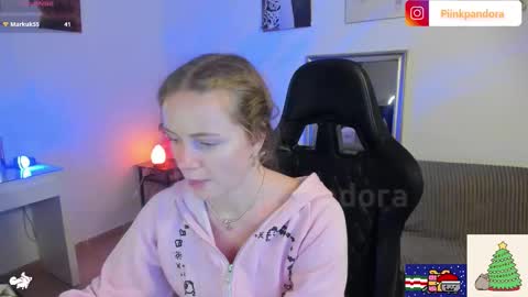 Snapshot of piinkpandora chatting on 12-21-25, 09:22 PiinkPandora online show from 12-21-25, 09:22
