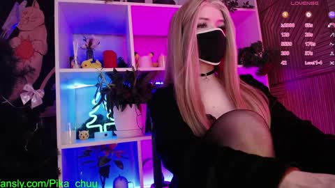 Snapshot of pika_pikaa chatting on 12-30-24, 12:43 Sonya online show from 12-30-24, 12:43