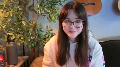 PilloGoddess online show from 05-07-26, 10:09
