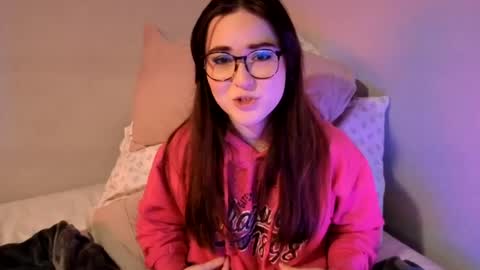 PilloGoddess online show from 07-28-26, 05:25